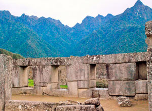 Temple 3 windows Machu Picchu 3