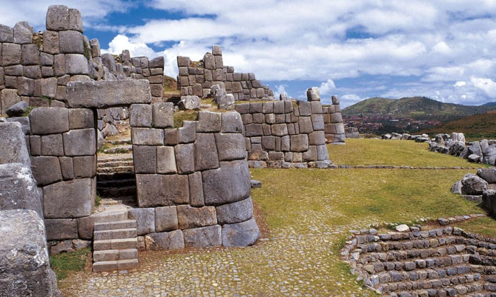 The mystery of Saqsayhuaman